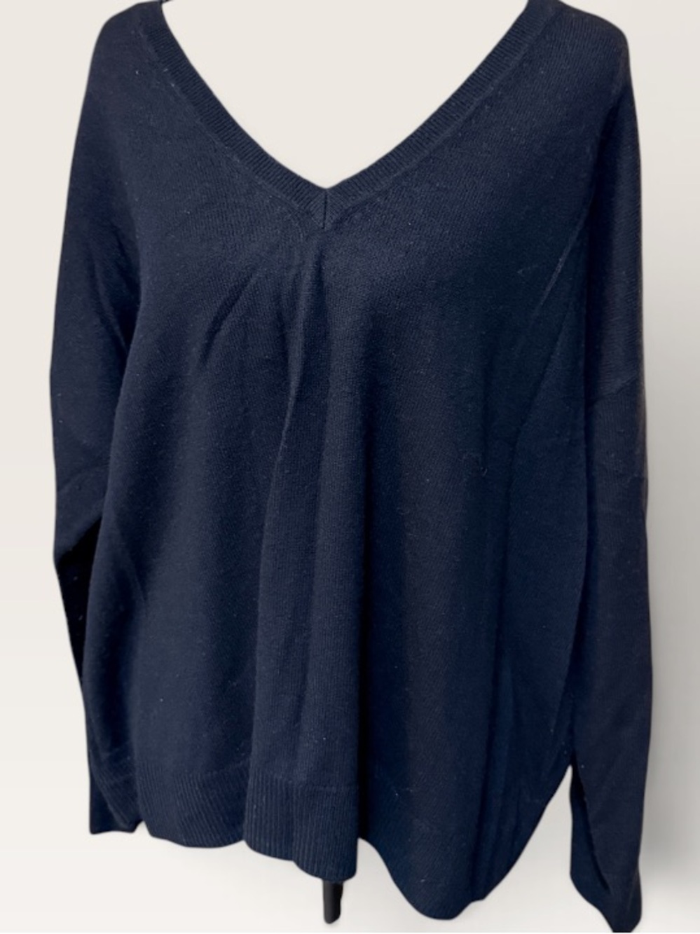 11 Honoré Black Wool & Cashmere Blend V-Neck Sweater Size 2